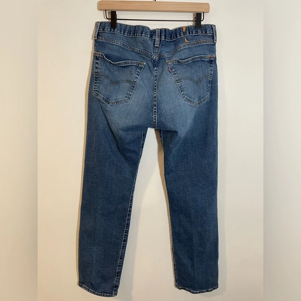 Levi’s Men’s Medium Wash Button Fly Denim Jeans Size W34 L32 EUC